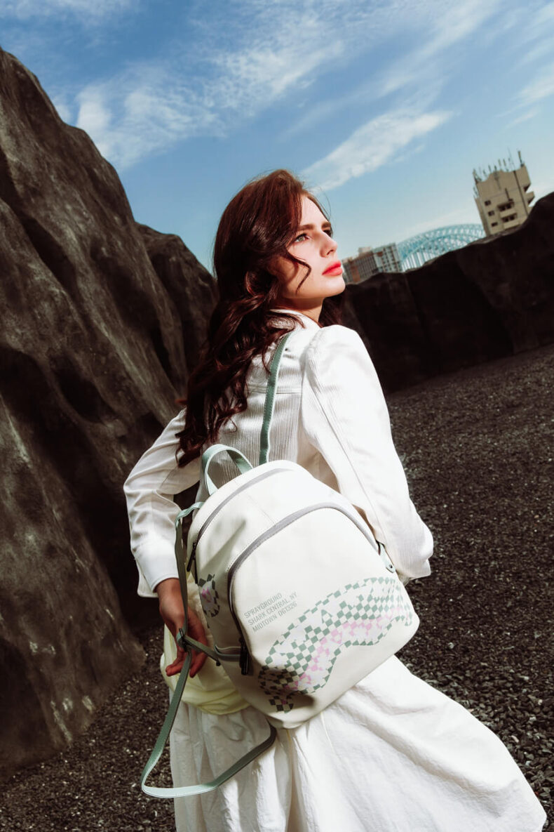 Rucsac Sprayground Cream Check Shark Central Savage 7