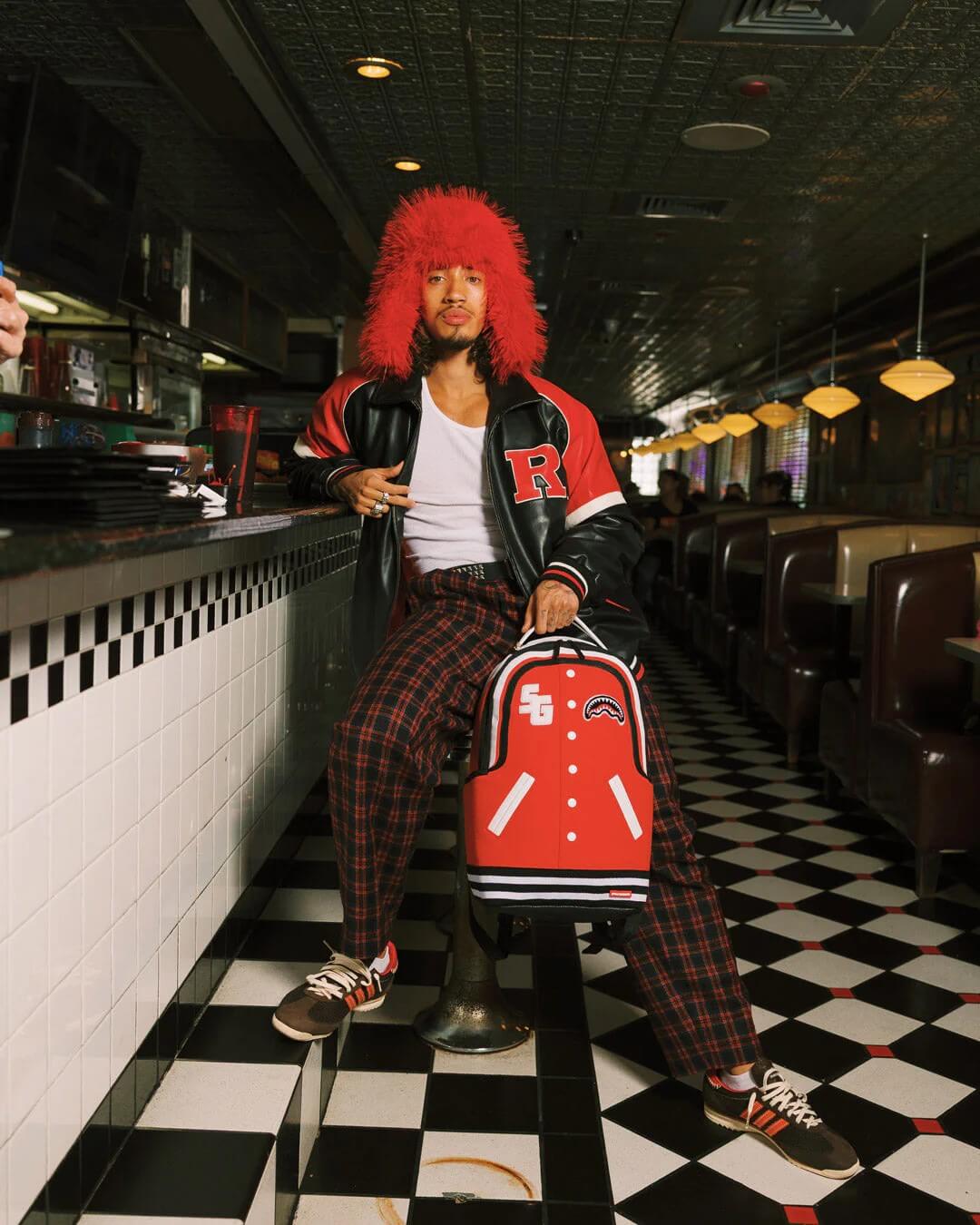 Rucsac Sprayground Varsity Shark DLX 12 Rucsac Sprayground Varsity Shark DLX 12